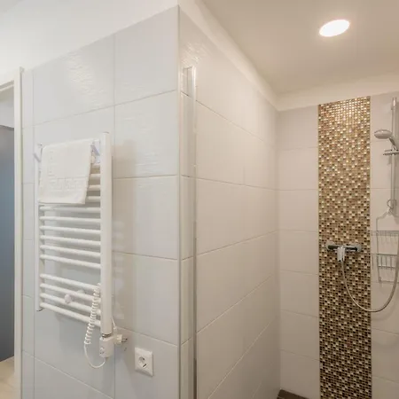 Pisztacia Apartman By Bltn Siófok